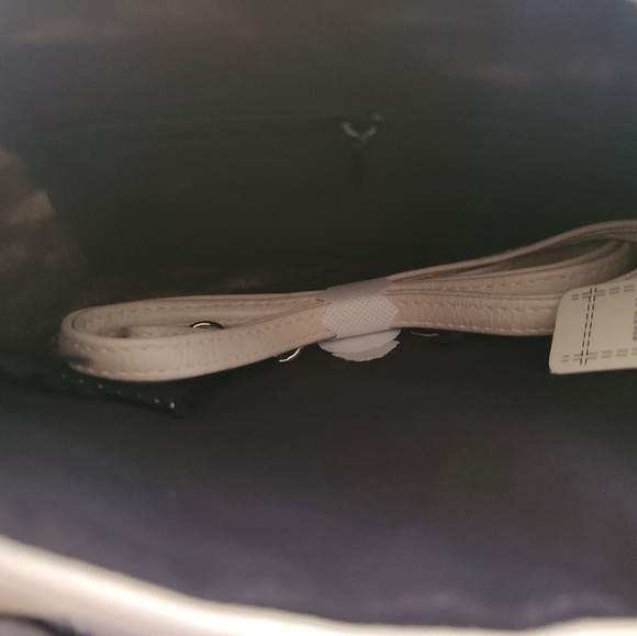 NWT Gray/Cream Crossboddy/Larger Wristlet - 8" x 10" - Picture 9 of 9